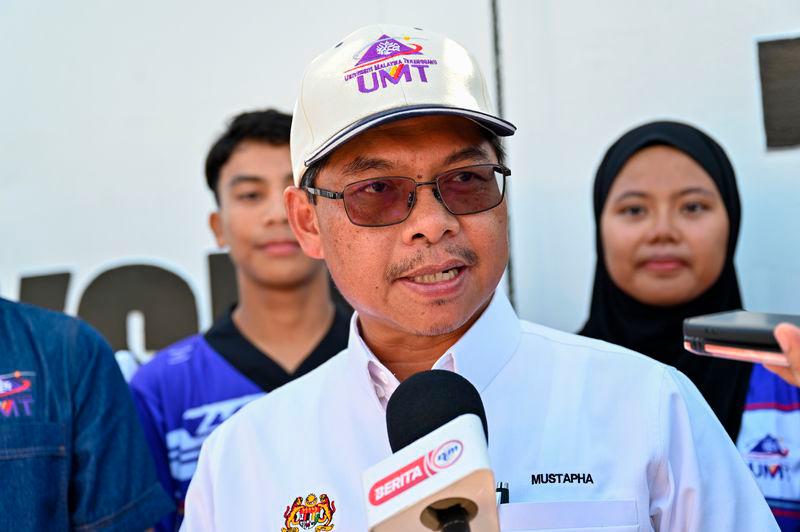 Deputy Higher Education Minister Datuk Mustapha Sakmud - BERNAMApix