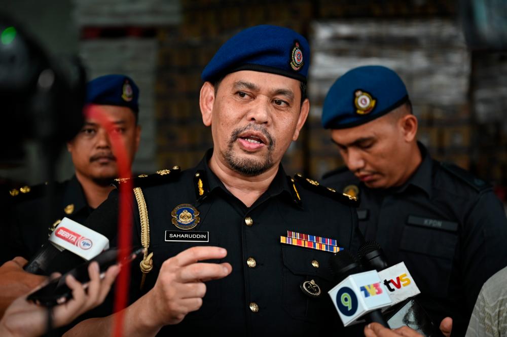 Domestic Trade and Cost of Living (KPDN) Terengganu director, Saharuddin Mohd Kia - BERNAMApix