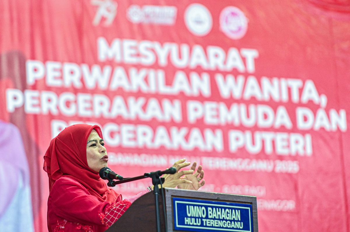 Wanita UMNO chief Datuk Seri Dr Noraini Ahmad at the Hulu Terengganu UMNO division meeting today. - BERNAMA