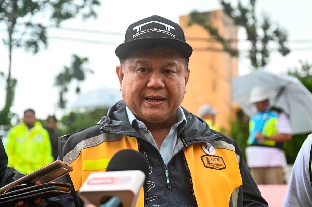 Menteri Kerja Raya Datuk Seri Alexander Nanta Linggi. FotoBernama