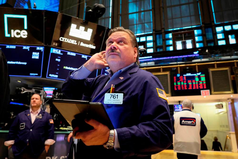 Traders working on the floor of the New York Stock Exchange on Wednesday, Nov 9. – Reuterrspic