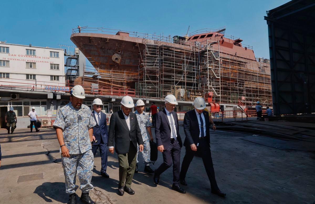 Defence Minister Datuk Seri Mohamed Khaled (centre) visits the construction site of the Littoral Mission Ship Batch 2 (LMSB2) by Savunma Teknolojileri Muhendislik (STM) during a shipyard tour in conjunction with his three-day official visit to the 17th Defence Industry Exhibition (IDEF) 2025 in Istanbul - Bernamapix