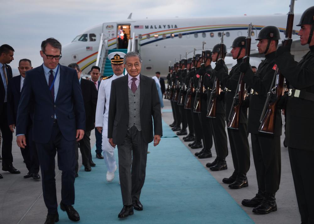 Prime Minister Tun Dr Mahathir Mohamad arrives in Ankara for a four-day official visit to Turkey. - Bernama