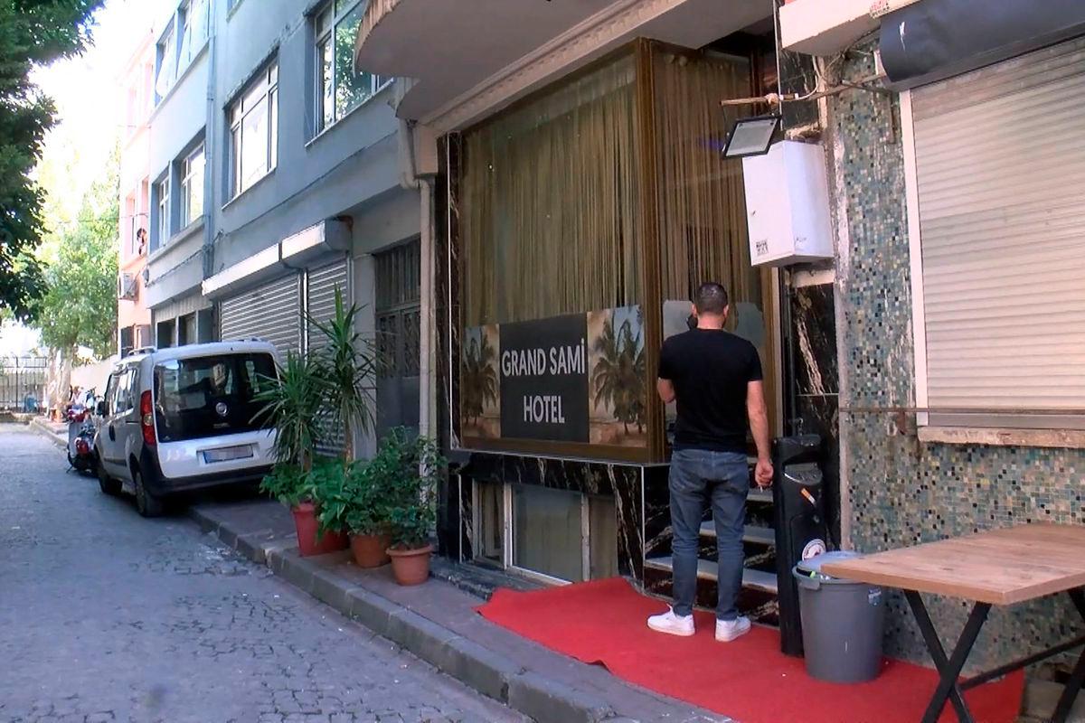 This handout photograph taken on August 22,2025 and released on August 23,2025 by Turkish news agency DHA (Demiroren News Agency) shows the entrance of a hotel where two Dutch citizan teenager brothers found death, at Fatih district, in Istanbul. (Photo by HANDOUT / DHA (DEMIROREN NEWS AGENCY) / AFP)