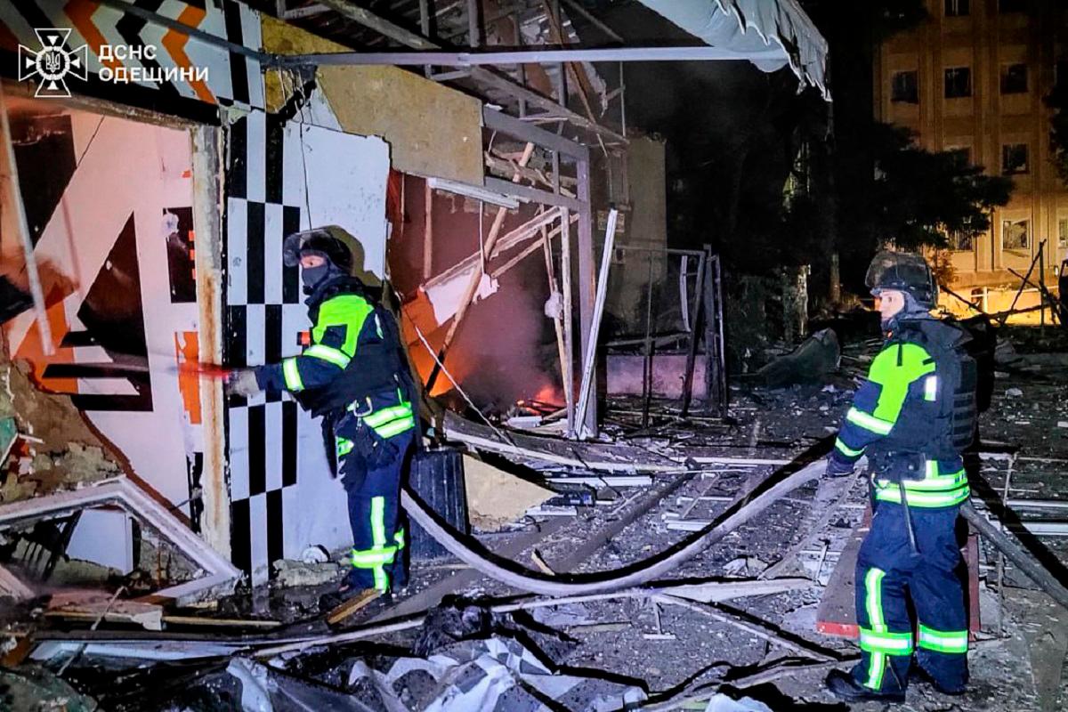 This handout photograph taken and released by the Ukrainian Emergency Service on September 23, 2025, shows Ukrainian firemen working following an air attack in the Odesa region, amid the Russian invasion of Ukraine. - AFP PHOTO / UKRAINIAN EMERGENCY SERVICE