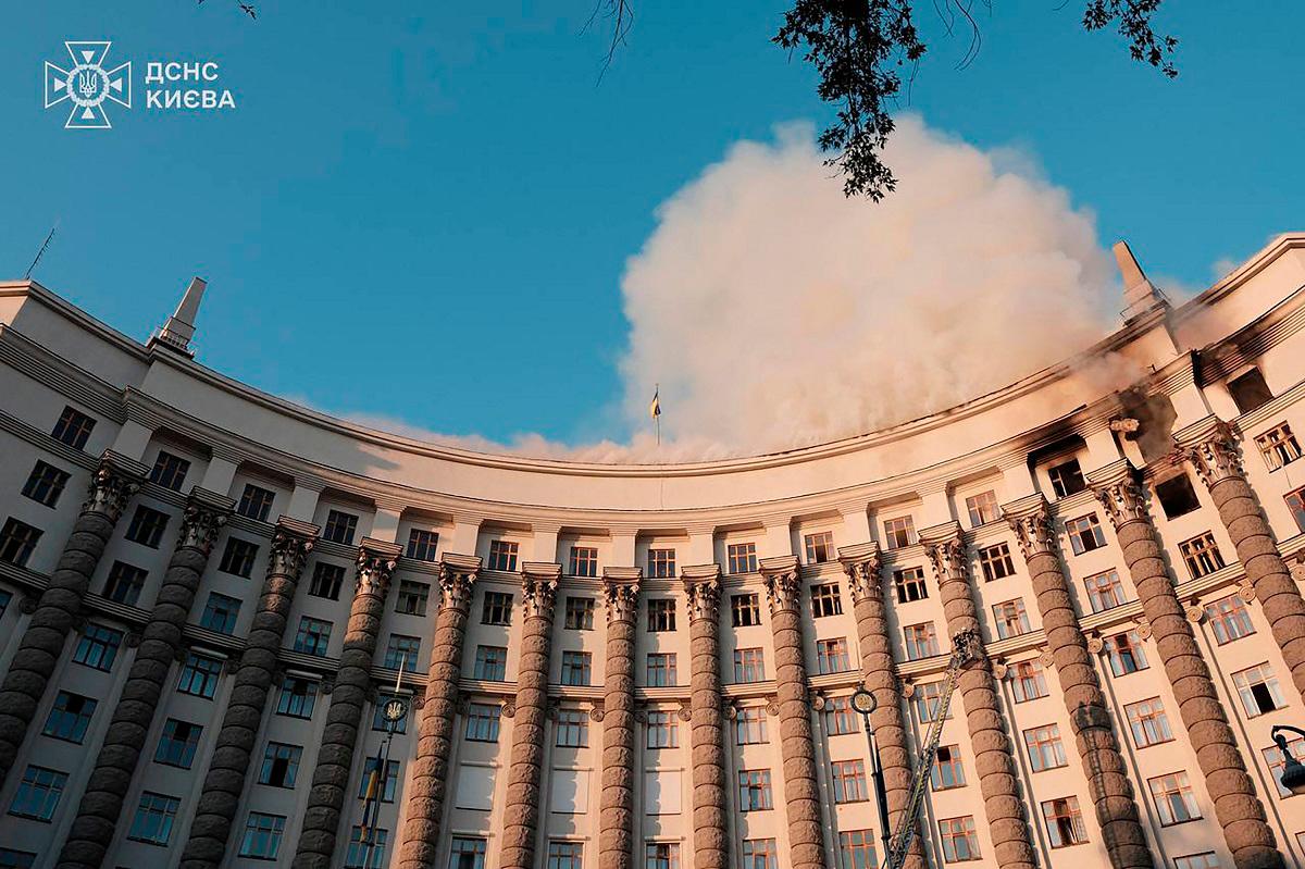 This handout photograph taken and released by Ukrainian State Emergency Service on September 7, 2025, shows smoke rising during a fire at the Ukrainian government building in Kyiv, following an overnight attack, amid the Russian invasion of Ukraine. - AFP PHOTO / Ukrainian State Emergency Service