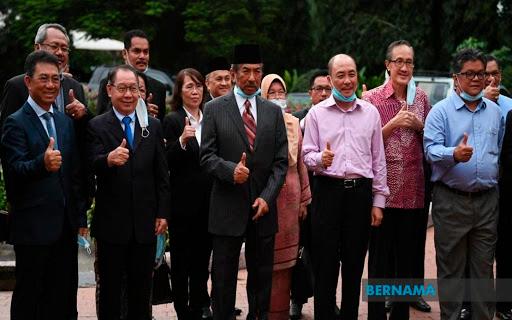 Former Sabah Chief Minister Tan Sri Musa Aman claims to have simple majority to form Sabah govt. -Bernama