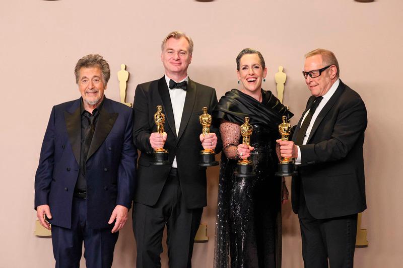 Al Pacino poses with Christopher Nolan, Emma Thomas, and Charles Roven, winners of the Best Picture award for “Oppenheimer//AFPix