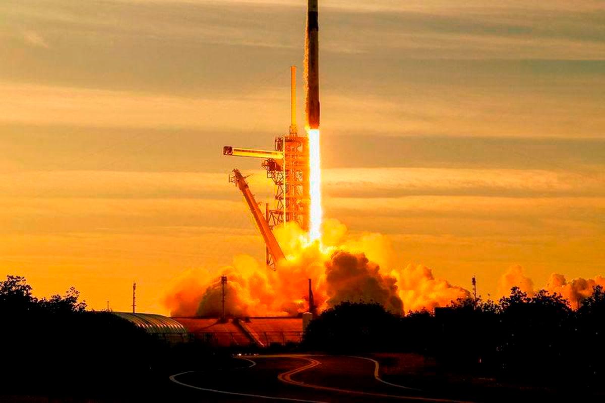 FILEpix: The SpaceX Falcon 9 rocket and Dragon spacecraft on March 24. AFPpix