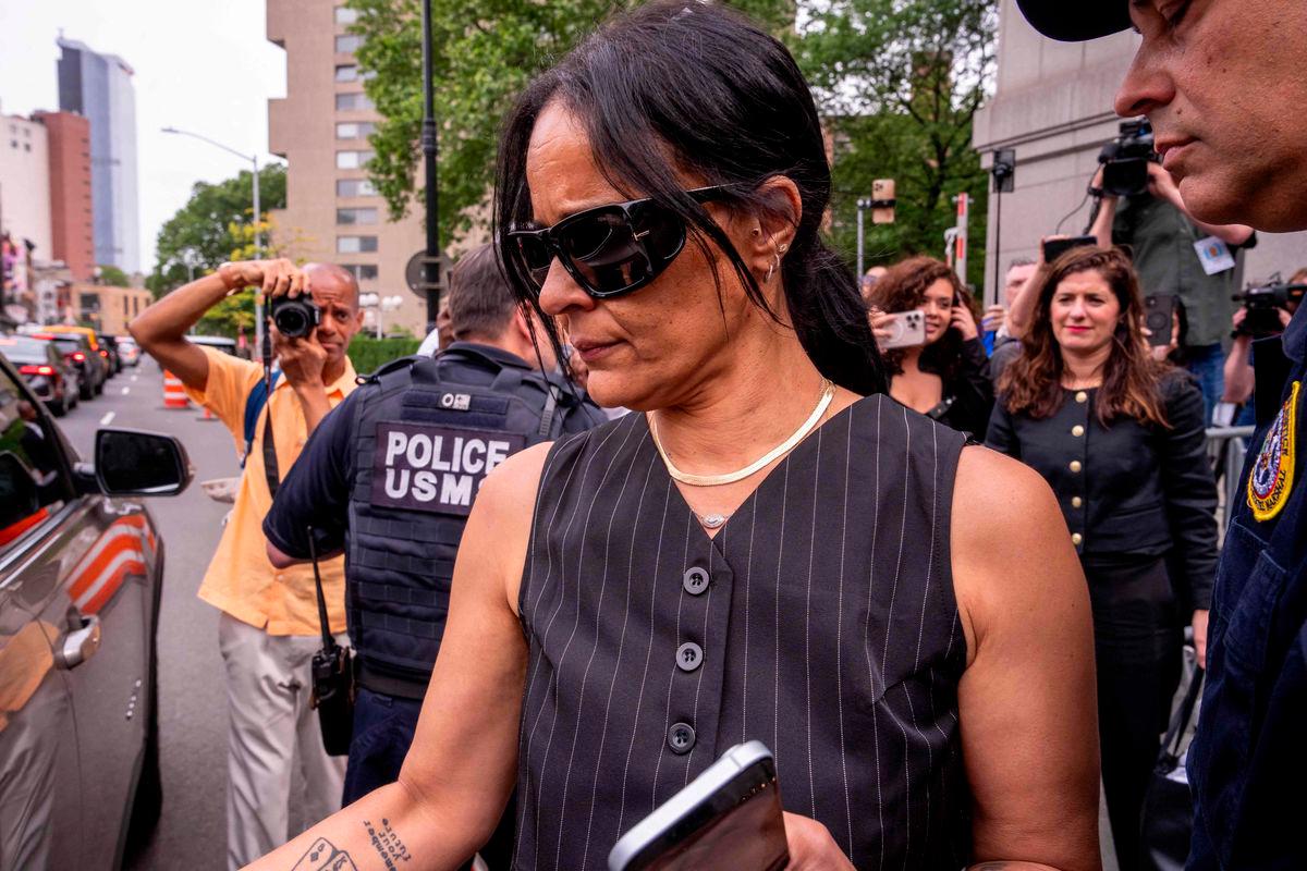 Ex-assistant Capricorn Clark leaves after testifying in the Sean Diddy Combs sex trafficking trial at Manhattan Federal Court. AFPpix