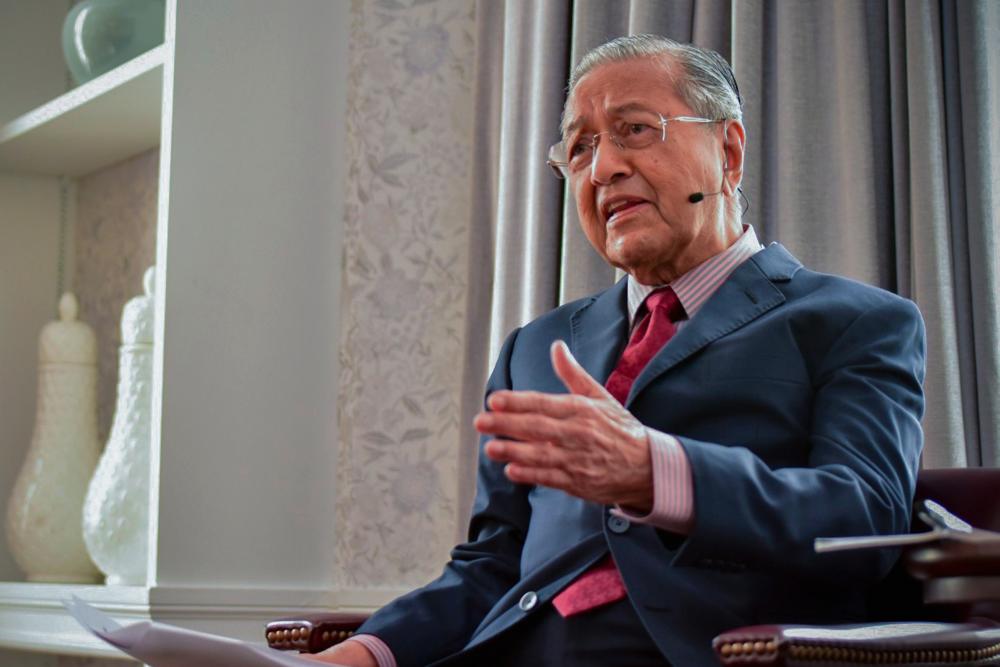 Prime Minister Tun Dr Mahathir Mohamad speaks during a dialogue at a Council on Foreign Relations gathering in New York on Thursday, Sept 26, 2019.  - Bernama