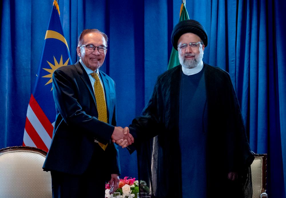 NEW YORK, Sept 21 -- Prime Minister Datuk Seri Anwar Ibrahim (left) with Iranian President Seyed Ebrahim Raisi during a bilateral meeting in conjunction with the 78th Session of the United Nations General Assembly (UNGA), today. BERNAMAPIX