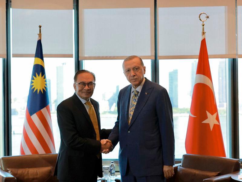 Prime Minsiter Datuk Seri Anwar Ibrahim and Turkish President Recep Tayyip Erdogan - BERNAMApix