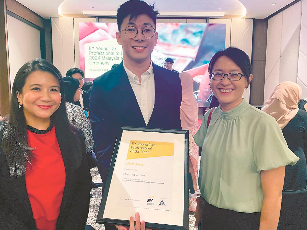 Bachelor of Accounting (Honours) graduate Yap represented UTAR and emerged as first runner-up in the EY Young Tax Professional of the Year 2024 (Malaysia) competition.