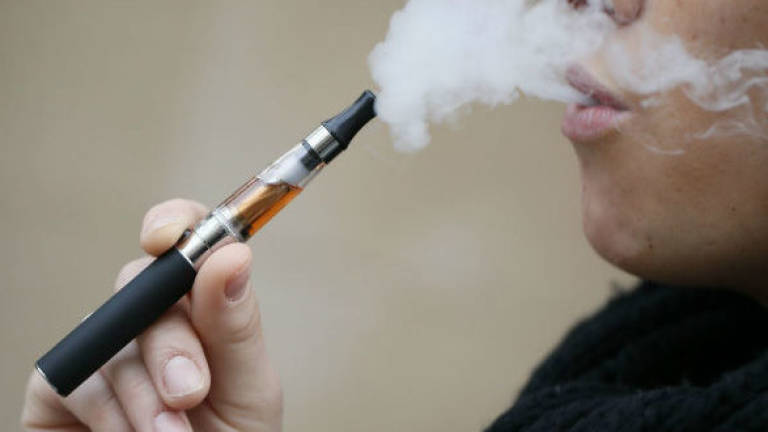 Vaping increases risk of heart attack, lung damage: Medical association