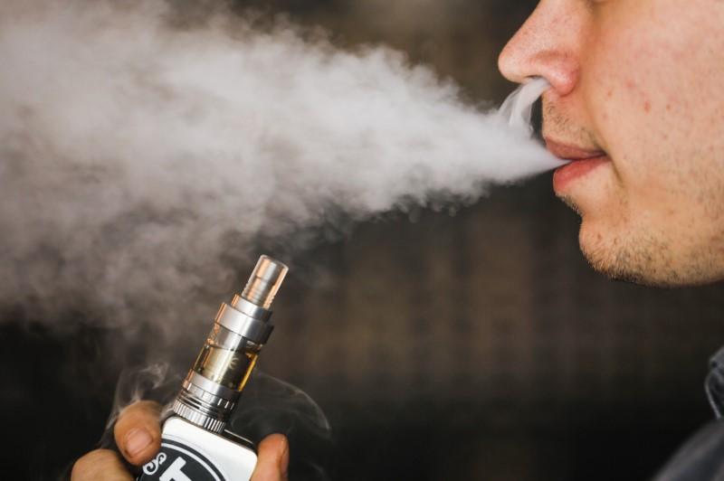 China calls for businesses to shut down e cigarette online