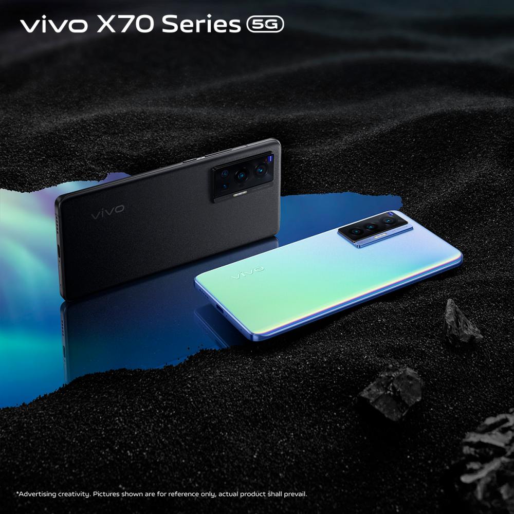 $!The vivo X70 series in Cosmic Black and Aurora Dawn.