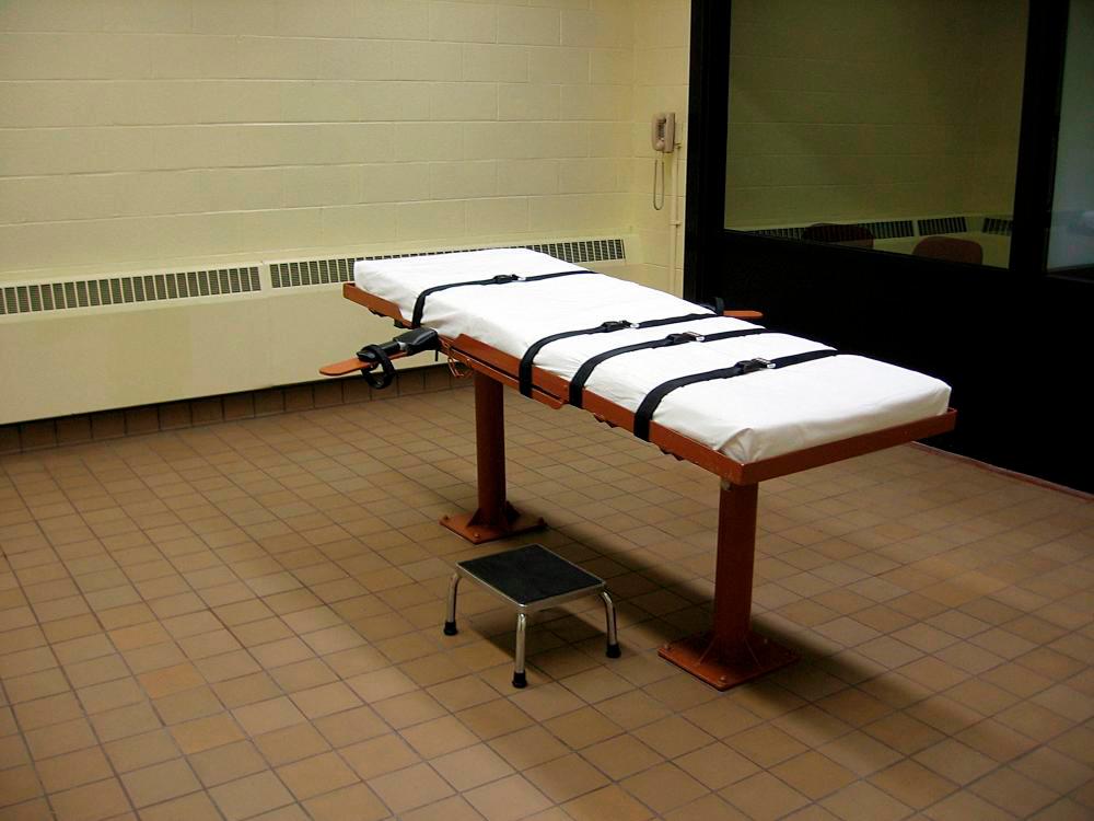 This file photo taken on December 4, 2009 shows the witness room facing the execution chamber of the “death house” at the Southern Ohio Correctional Facility in Lucasville, Ohio/AFPPix