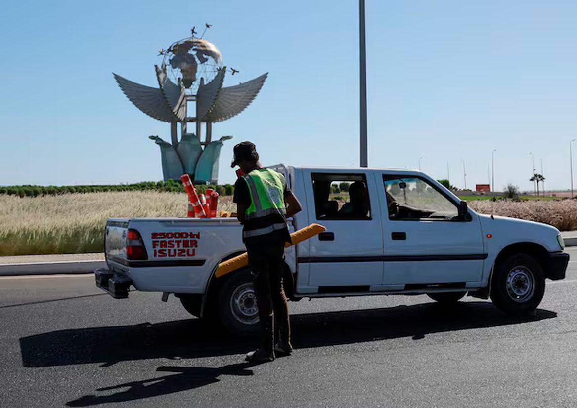 A municipal employee stops near Peace Square, during preparations for an international summit on Gaza, amid a ceasefire between Israel and Hamas, at the Red Sea resort of Sharm el-Sheikh, Egypt, October 11, 2025. REUTERS/Amr Abdallah Dalsh