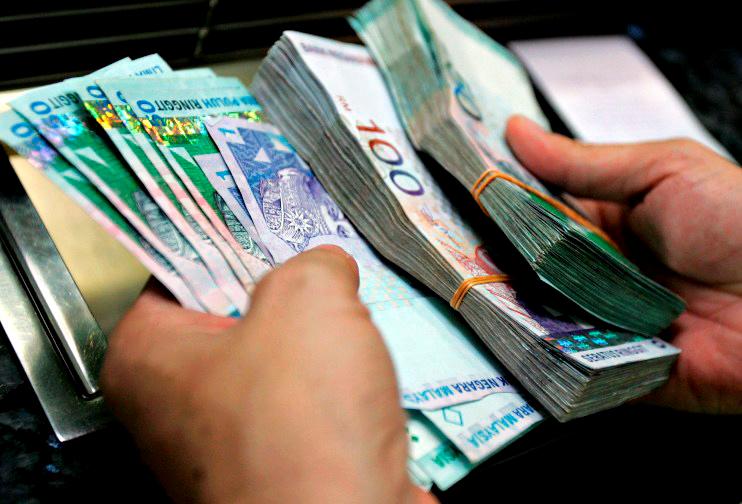 Shankaran said priority should also be extended to growing the disposable income of people in the M40 group, who are just as hard pressed as they struggle to cope with rising costs. – AFPPIC