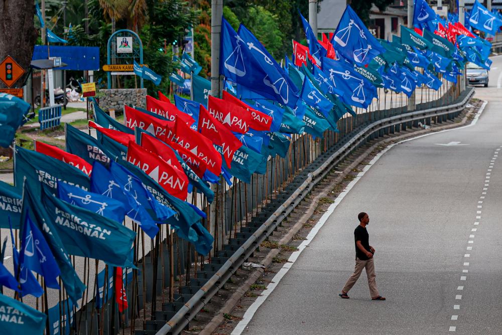 Azmi predicts the PH-BN coalition could win two to three seats in Terengganu and Kelantan (filepic). – BERNAMAPIC