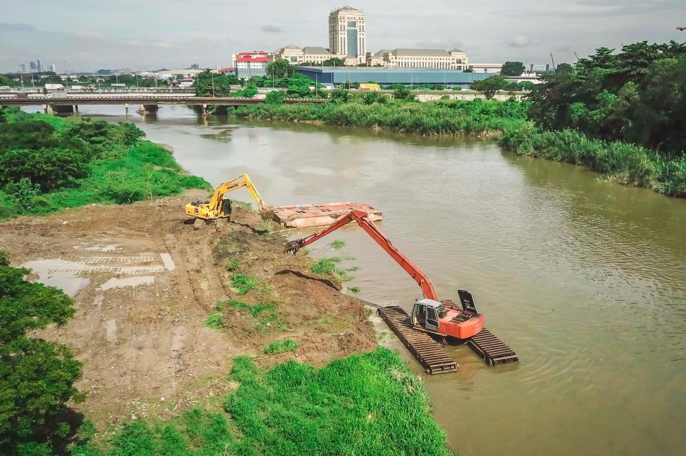 The 15-year initiative is aimed at cleaning and reviving the last 56km stretch of the river and transform the surrounding area into an economic generator (filepic). – Adib Rawi Yahya/theSun