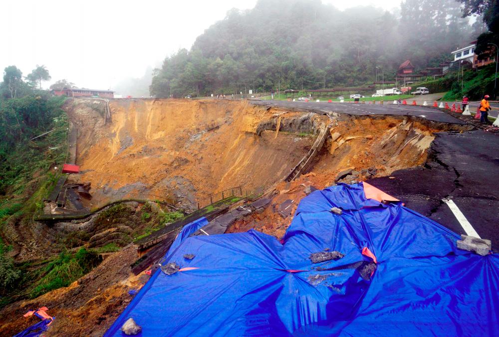 Nanta said PWD is prepared around-the-clock to mobilise in the event of slope failure. – BERNAMAPIC