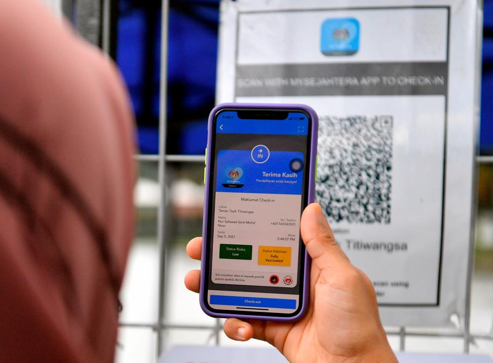An expert says allowing MySJ Trace users to forego the requirement to scan QR codes may encourage usage of the feature. BERNAMApix
