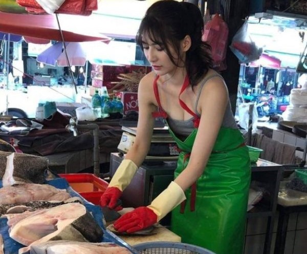 (Video) Taiwan’s hottest fishmonger goes viral