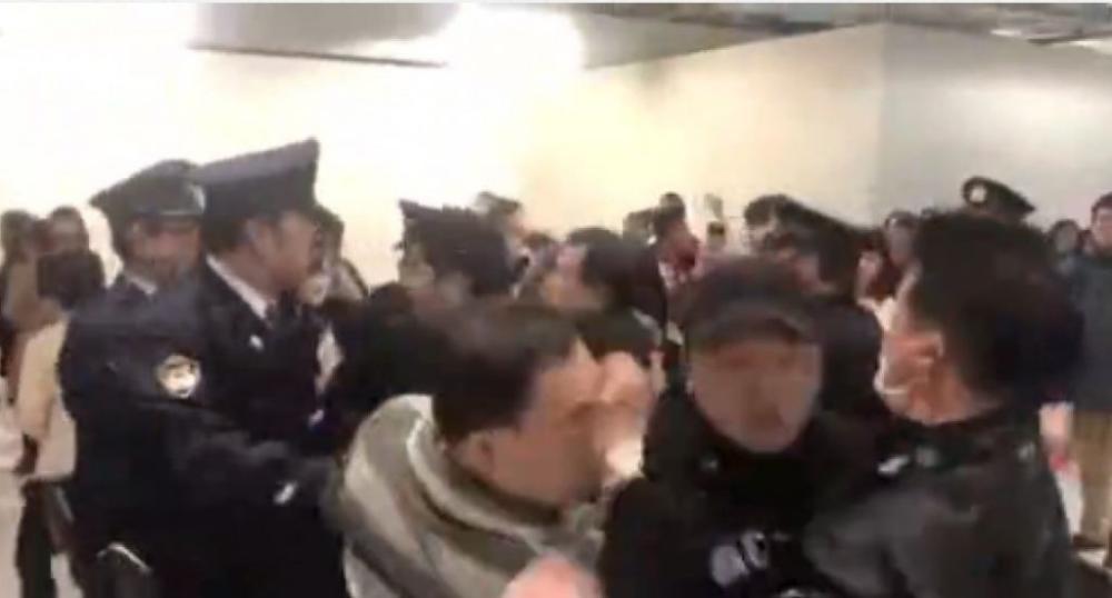 $!(Video) Top 5 most embarrassing Chinese tourist moments of 2018
