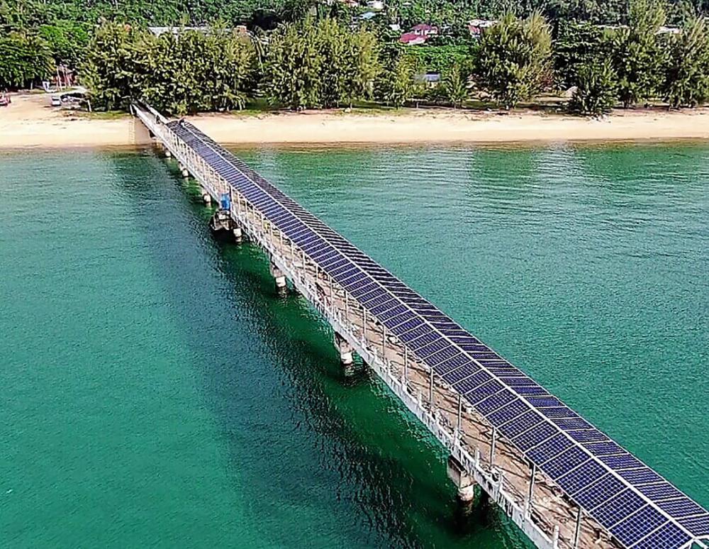 Solar panels installed on the rooftop of Tioman’s jetty