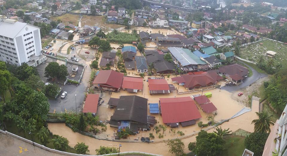 A view of Kuala Lumpur’s streets inundated by water. — Pix via WhatsApp
