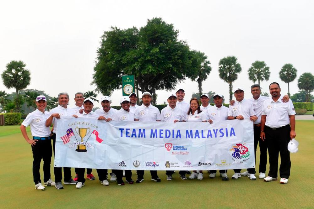 Pasukan Media Malaysia yang mempertahankan Piala Causeway 2019 di Kelab Golf Sentosa, Singapura hari ini.