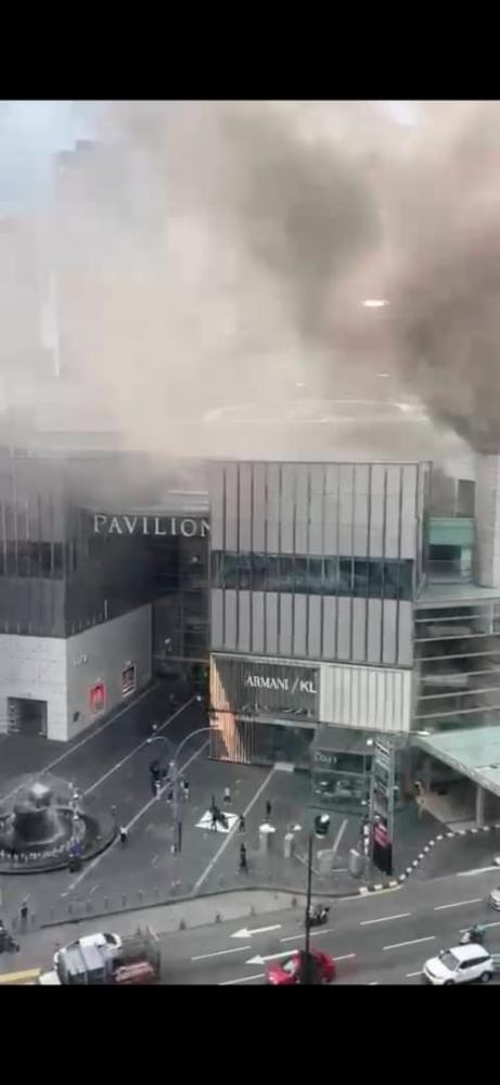 No one hurt in Pavilion KL fire (Video)