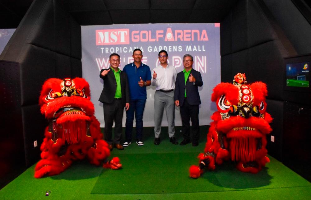 (L to R) MST Golf CEO Ng Yap, Gavin Green, Tropicana Corporation Group Executive Director Jared Ang, MST Golf Managing Director KP Low.