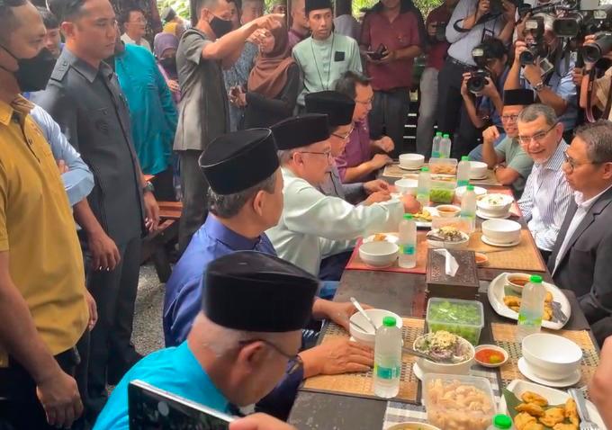 Ihsan gambar: Anwar Ibrahim FB