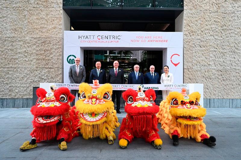 from L-R: ⁠Mr. Manfred Weber, Director - Property Management, Property Investment &amp; Development Division of Hap Seng Consolidated Berhad, Datuk Edward Lee, Managing Director of Hap Seng Consolidated Berhad, Mr. Thomas Karl Rapp, Chairman of Hap Seng Consolidated Berhad, ⁠Mr. Andreas Stalder, SVP - F&amp;B Ops &amp; Product Development of Hyatt Hotels Corporation, ⁠Mr. Adrian Slater,RVP - Openings &amp; Transitions of Hyatt Hotels Corporation, and ⁠Ms. Chikako Shimizu, General Manager, Hyatt Centric City Centre Kuala Lumpur