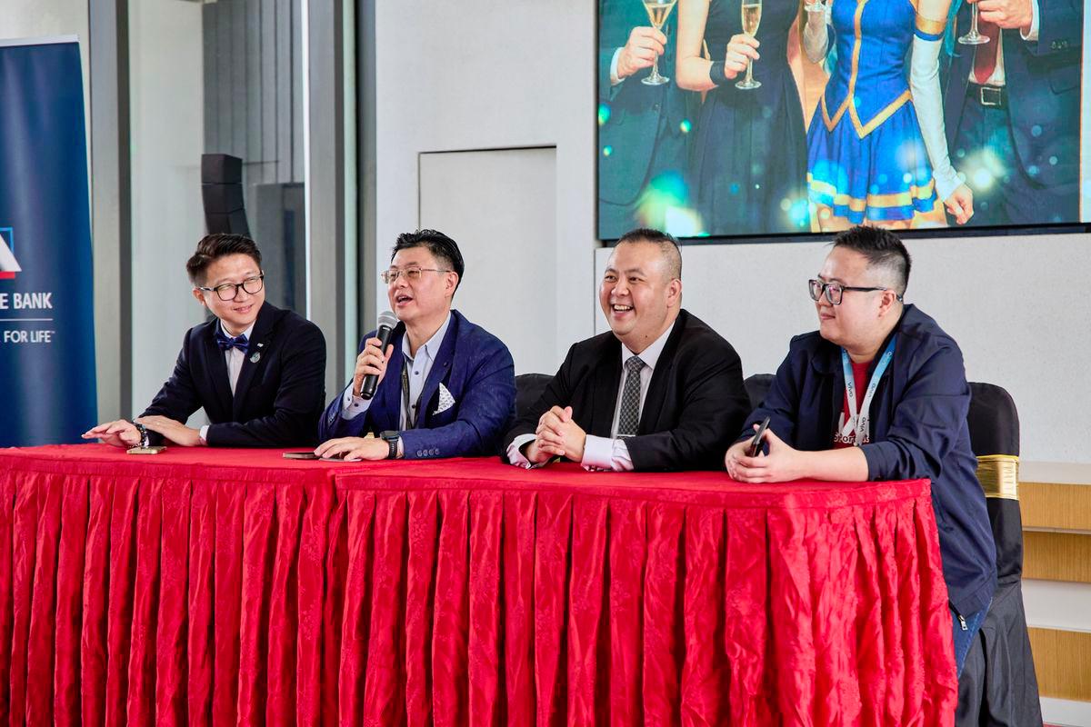From left: JCI Entrepreneurs President Travis Heng ,¬Dato’ Sri Dr. Vincent Tiew, Executive Director of Branding, Sales & Marketing, Event Organising Chairman Aleexx Chor,¬Vivo Key Account Manager Kenny Lau $!From left: JCI Entrepreneurs President Travis Heng ,¬Dato’ Sri Dr. Vincent Tiew, Executive Director of Branding, Sales & Marketing, Event Organising Chairman Aleexx Chor,¬Vivo Key Account Manager Kenny Lau