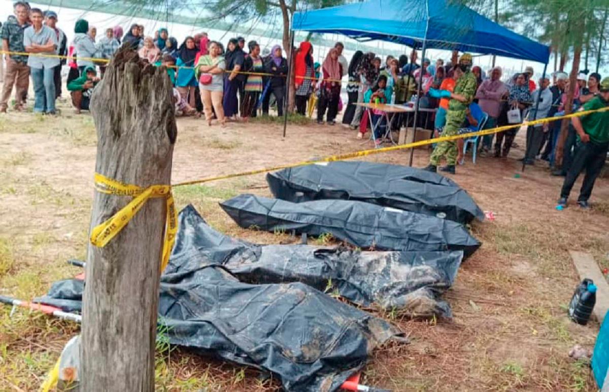 SAR teams have recovered the bodies of all the Saturday boat tragedy victims in Sibu district in central Sarawak. - Pic by Sarawak Fire and Rescue Department