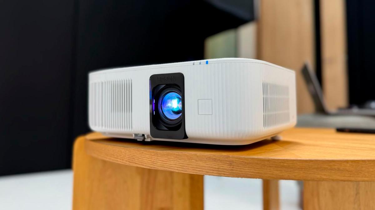 Ready to transform any room into a home theatre. – EPSON MALAYSIAPIC