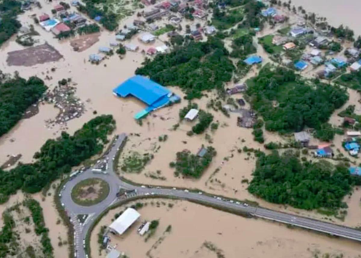 Long Lama town in Baram, Sarawak hit by massive floods. Pic courtesy Datuk Dennis Ngau office