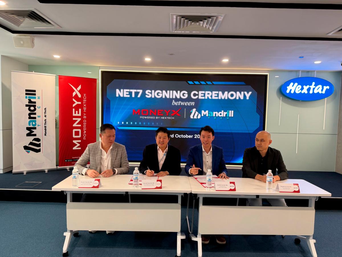 Launching the innovative product. (From left): Hextar Technologies Solutions Bhd deputy CEO Choo Joon Keong, Ong, Mandrill Tech Sdn Bhd CEO Davent Low Chan Phan and head of innovation Chong Kok Weng.