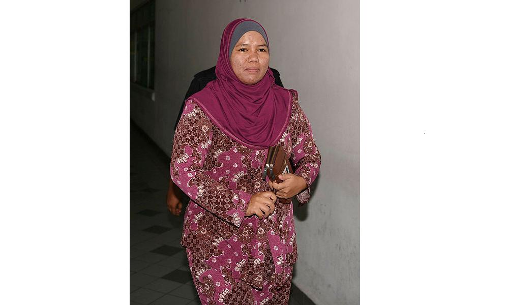The 12th prosecution witness, former policewoman Nur Ronal Ardes Amir, 39 at the Shah Alam High Court today. — Bernama
