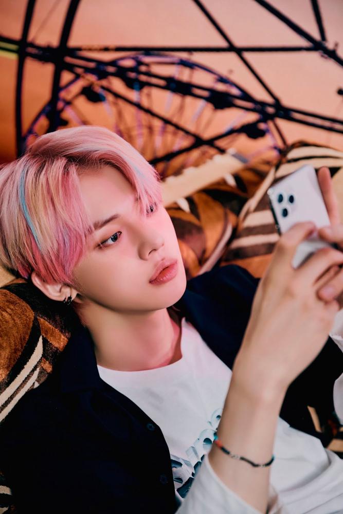 TXT member Yeongjin reassured fans on Weverse that he would get better soon. – BigHit Music