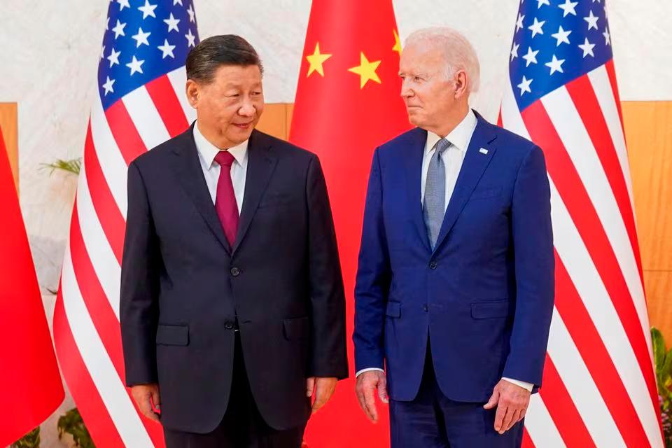U.S. President Joe Biden (right) meets with Chinese President Xi Jinping (left)–Reuterspix