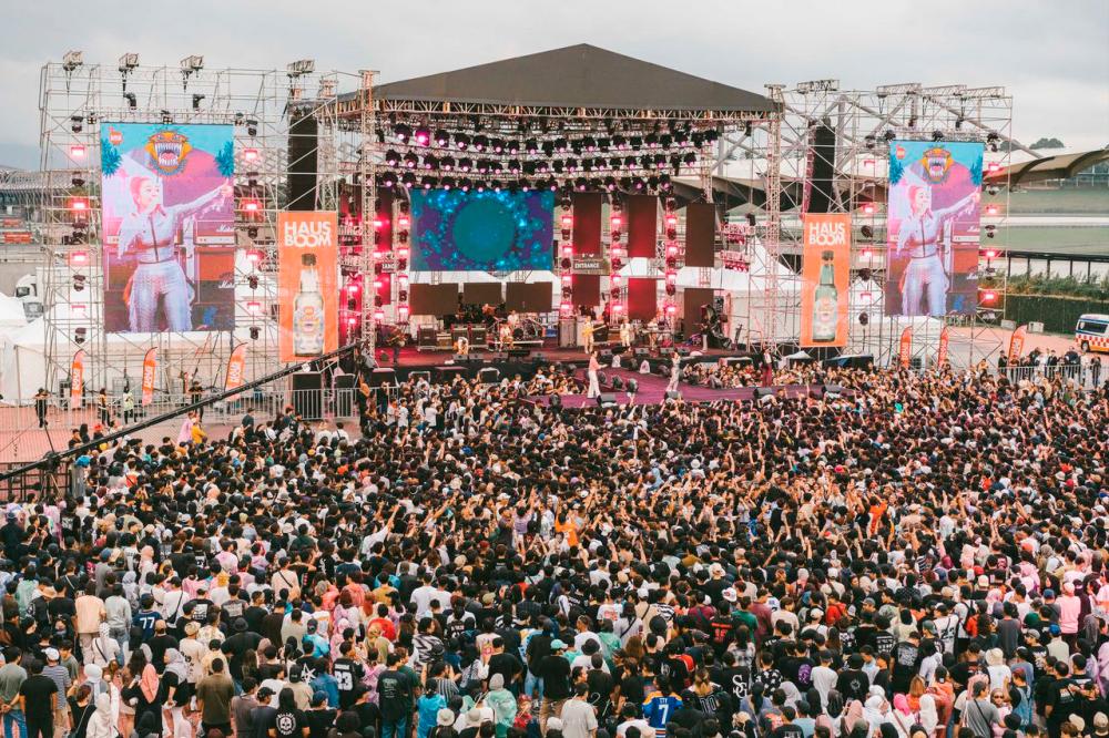 Bringing together approximately 10,000 music fans from all genres. $!Bringing together approximately 10,000 music fans from all genres.