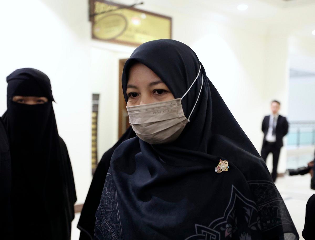 Zara Qairina’s mother - BERNAMApix