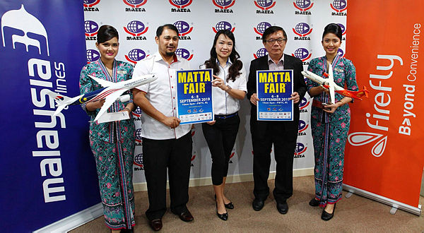 (2nd left–2nd right) Vice President Air Transportation of MATTA Shazli Affuat Ghazali, Group Chief Marketing and Customer Experience Officer of Malaysian Airline Berhad Lau Yin May and Chief Executive Officer of MATTA Phua Tai Neng during a press conference on MAS and MATTA for the MATTA Fair 2019 today. — Sunpix by Zulkifli Ersal