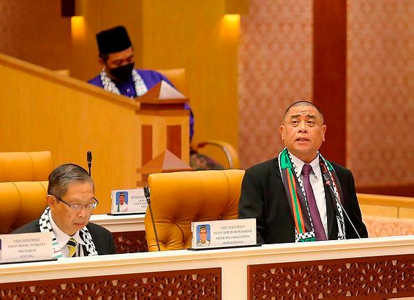 Datuk Seri Saarani Mohamad (right)–Bernamapix