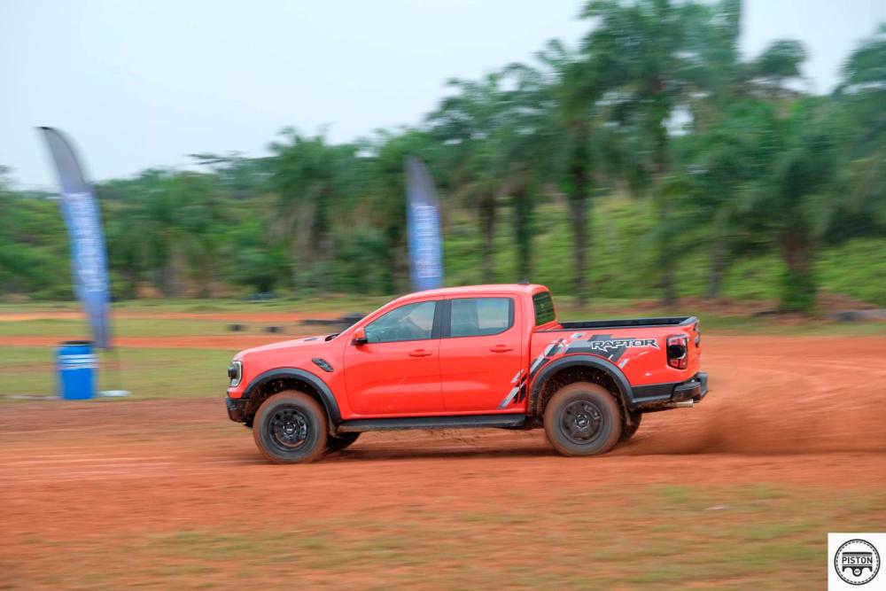 7th Mega TT Gathering Unites Over 100 Ford Rangers in Borneo